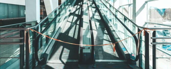a escalator in a building